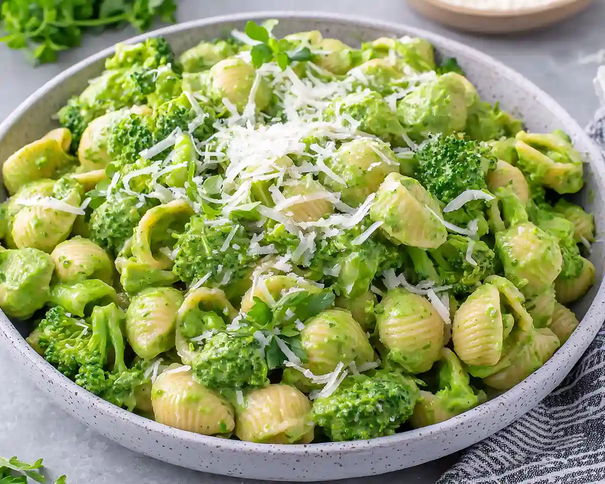 Easy Healthy Broccoli Pasta