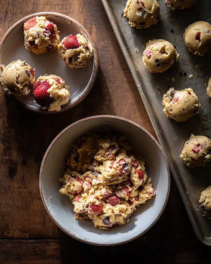 Strawberry Crumble Cookies